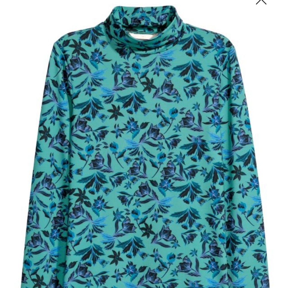 H&M Blue Floral Turtle neck top